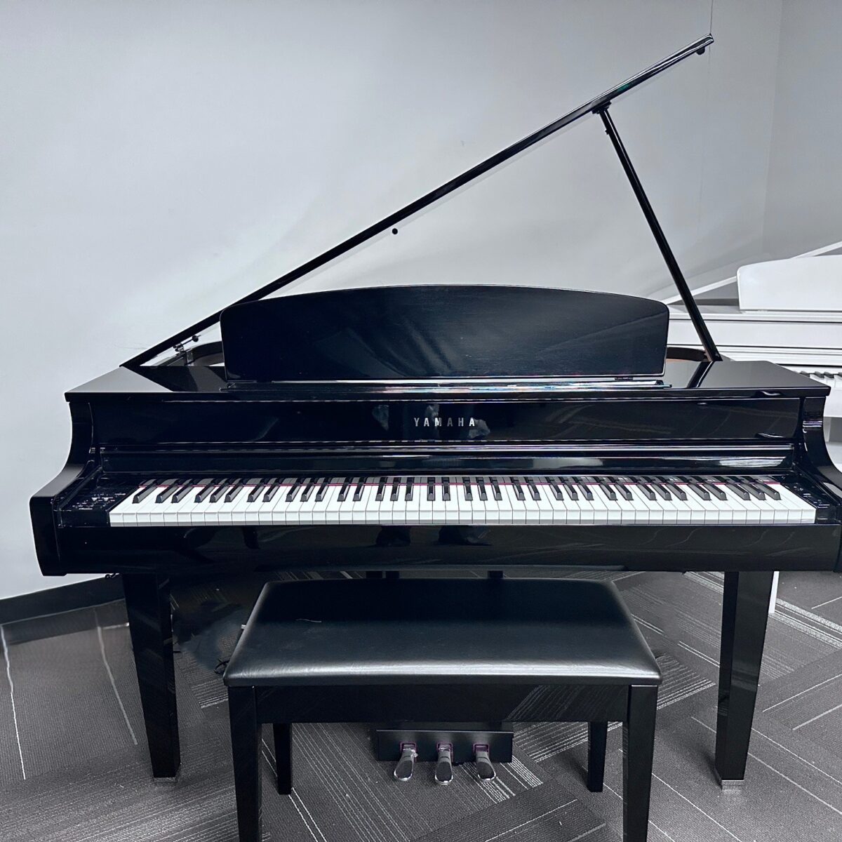 Yamaha CLP 695 Clavinova Digital Grand